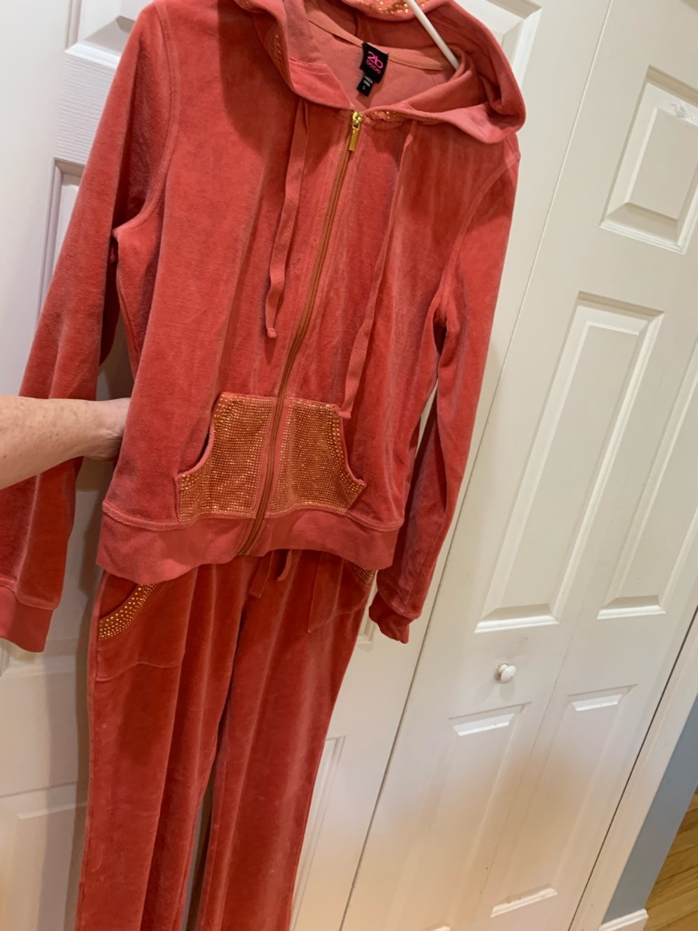 2B Bebe Rhinestud trim velour zip up with matching pants size Large
